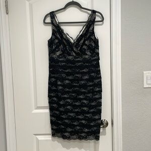 Like new Suzi Chin for Maggy Boutique Women’s Dress. Size 8